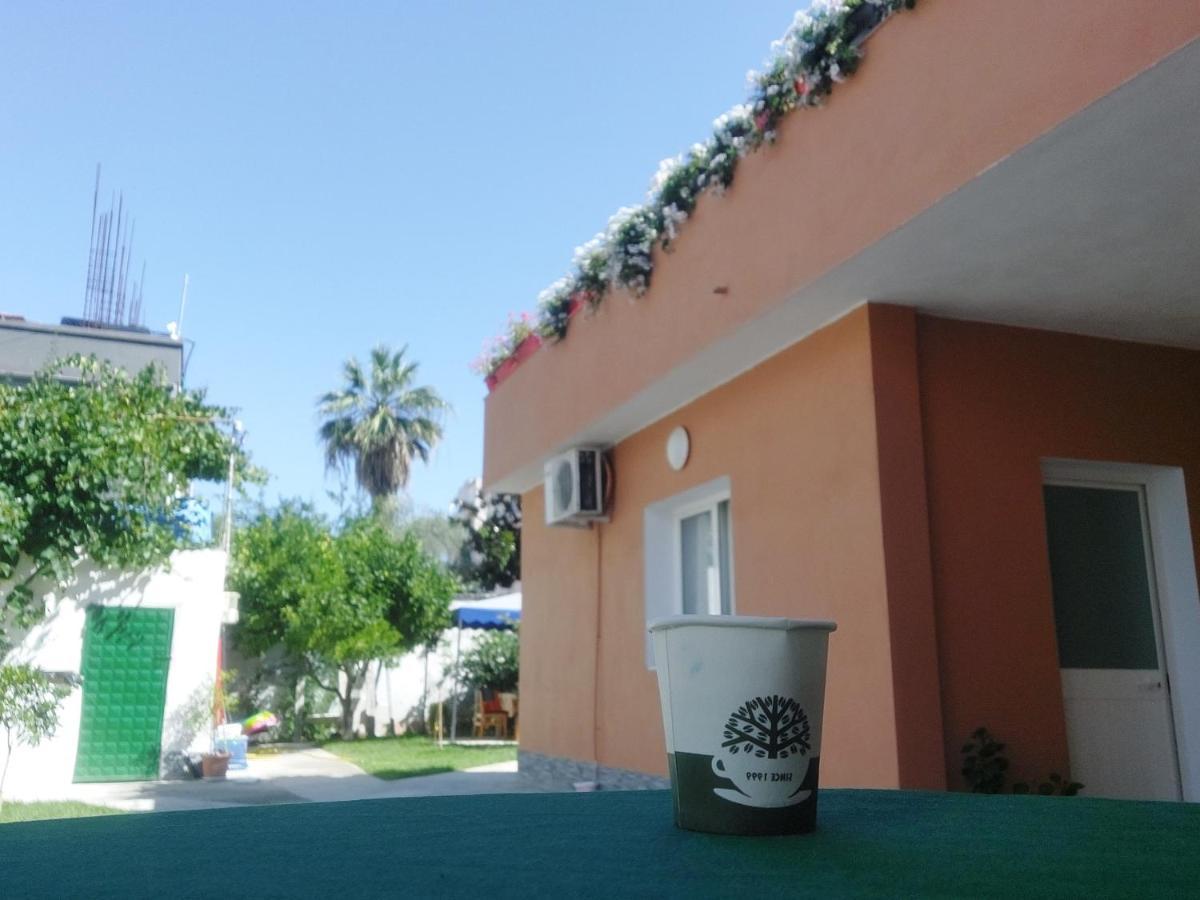 Vila Hyseni Durrës 外观 照片
