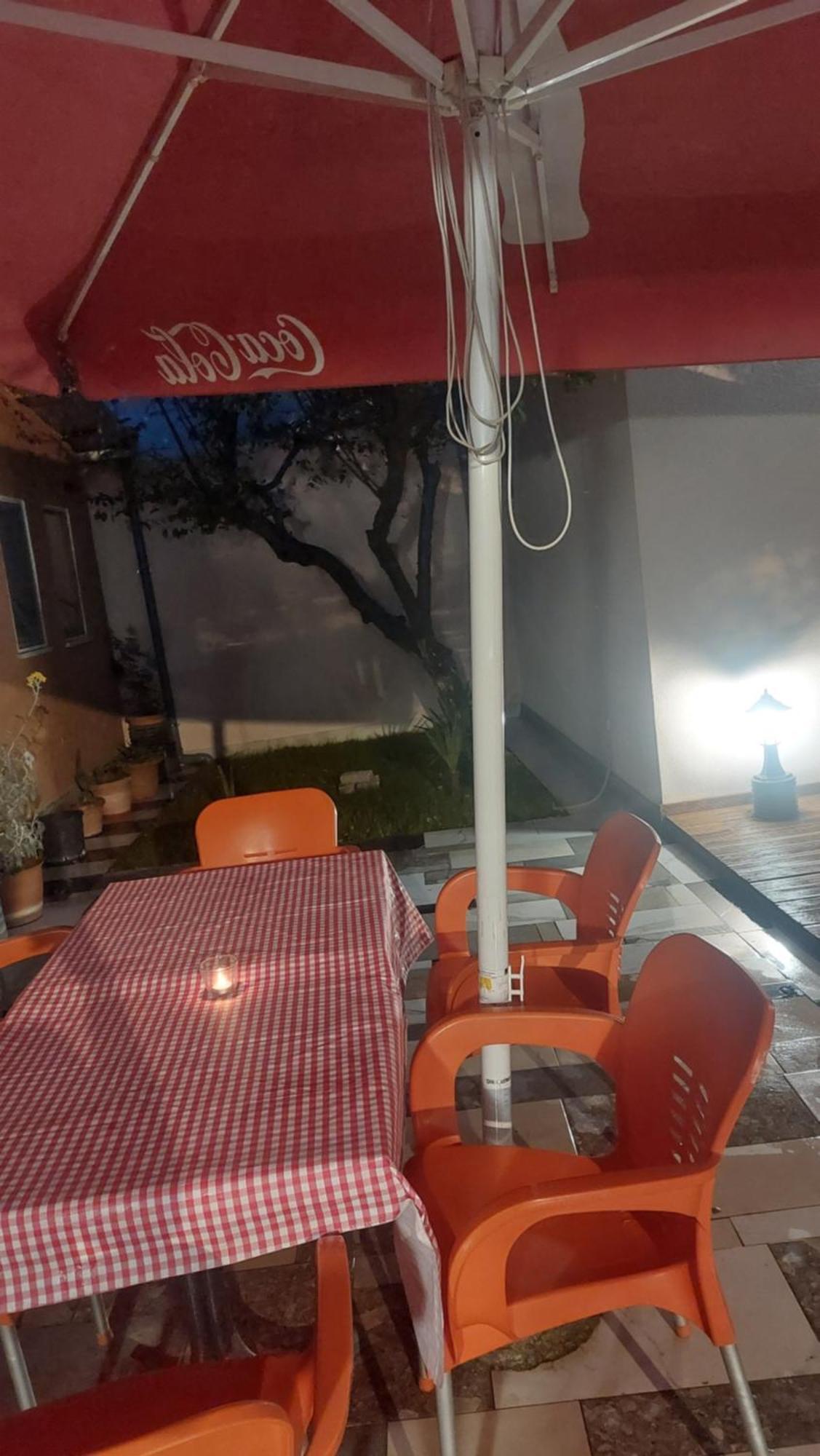 Vila Hyseni Durrës 外观 照片