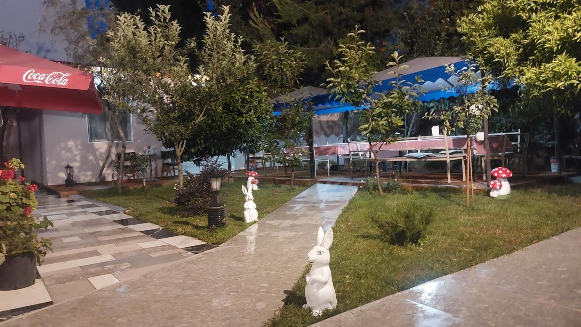 Vila Hyseni Durrës 外观 照片